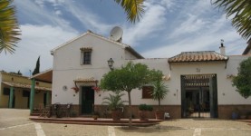 Front-of-Cortijo-San-Antonio